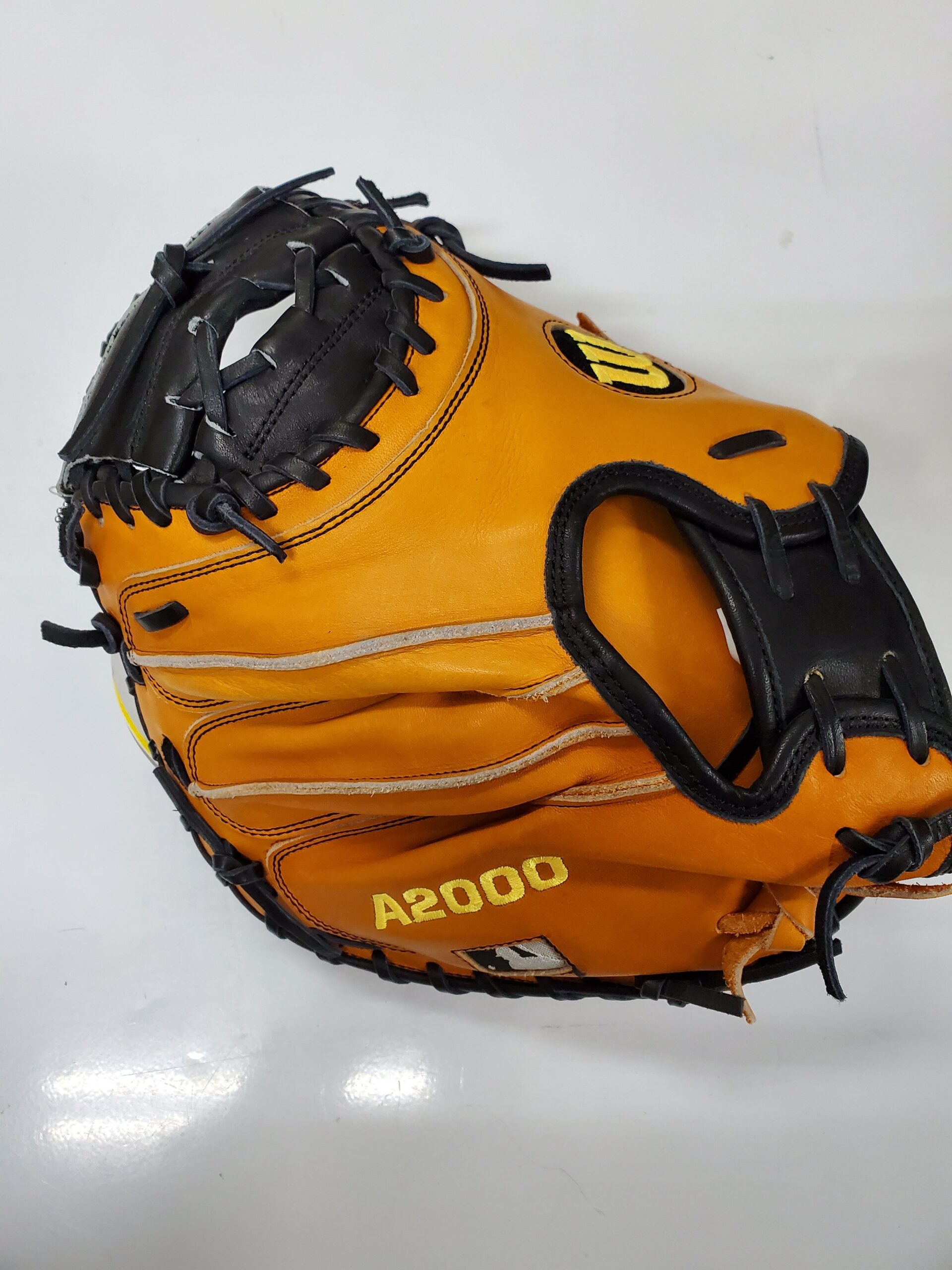 Wilson a2000 pudge catchers mitt hot sale